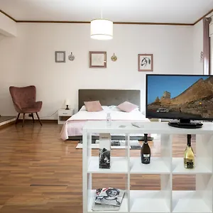 Doctor House Standard, & Luxury בית הארחה אנה