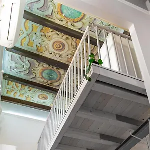 Charming Frescoed Loft Bolonia