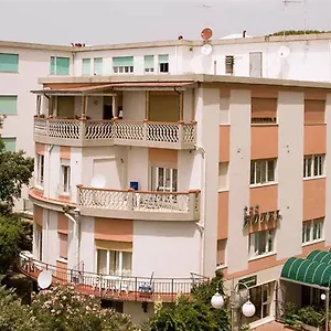 https://hotel-ausonia.it-tuscanyhotel.com